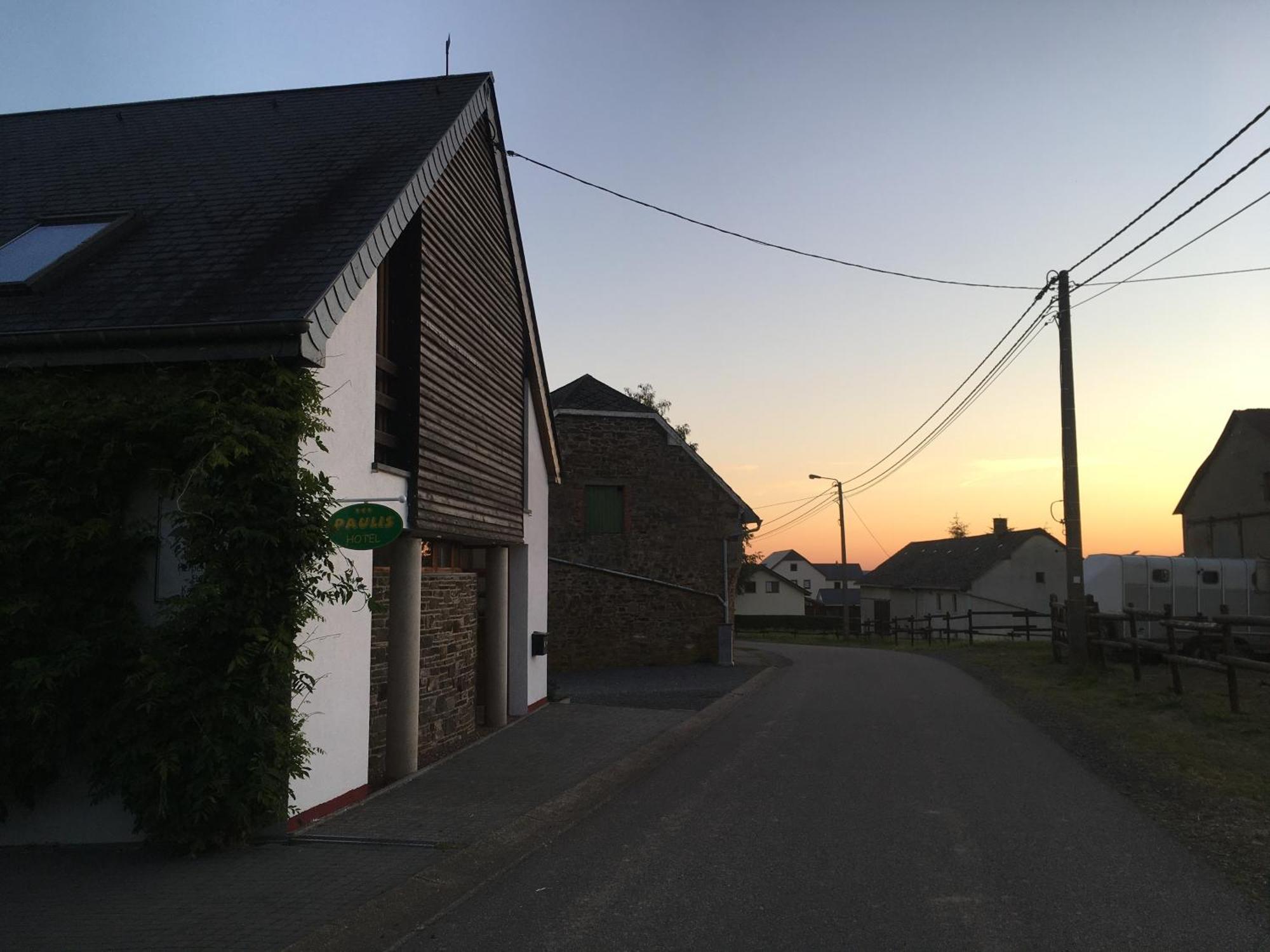 Paulis Cozy 4-Bedroom Vacation Home - With 4 Bathrooms Sun Terrace & Sauna, Nice To Hike & Bike, To Chil & Meet Büllingen Exterior foto